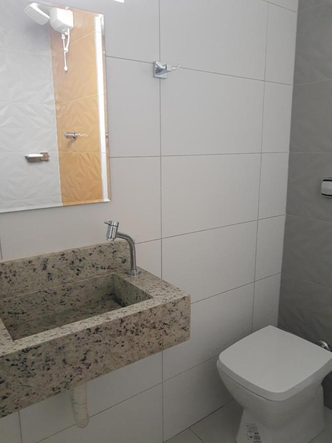 גווארולוס Pousada Internacional Eas Airport 10Min מראה חיצוני תמונה